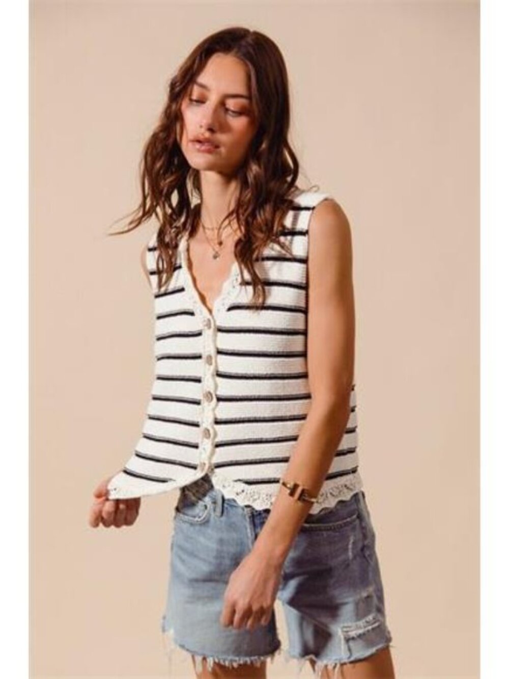 SO ME Buttoned Front Stripe Texture Knitted Sweater Vest - Picture 7 of 11